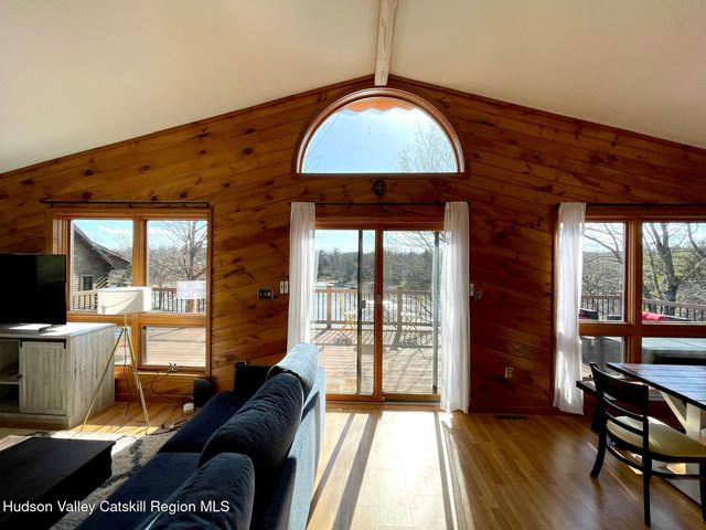 1367 Sleepy Hollow Road, Athens, NY 12015