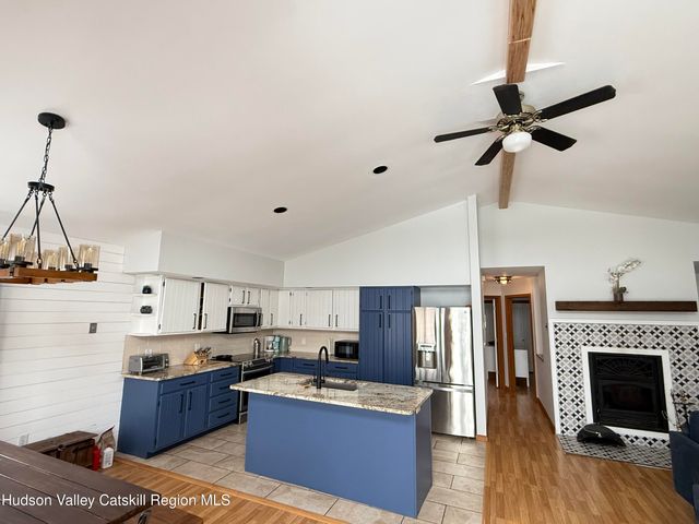 1367 Sleepy Hollow Road, Athens, NY 12015