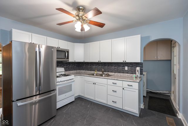 143 High Street, Danville, IN 46122