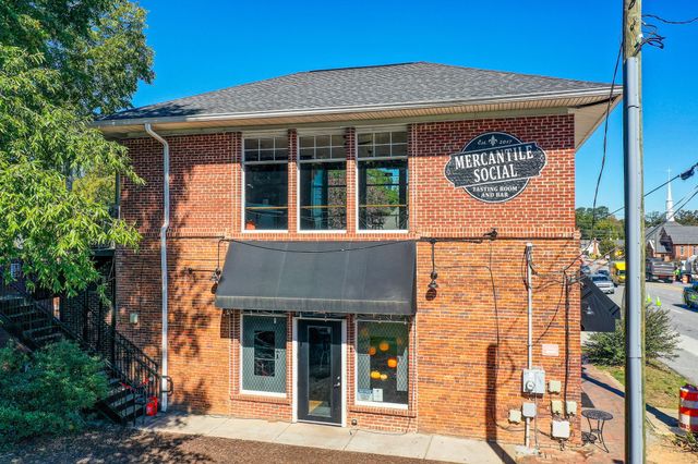 2627 Vintage Dr, Alpharetta, GA 30009