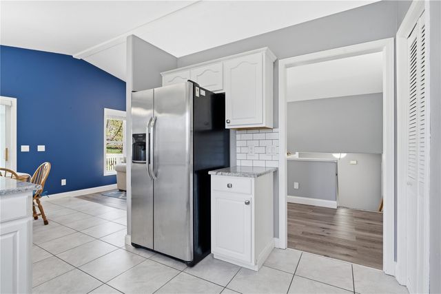 1925 Parkland, Ely, IA 52227