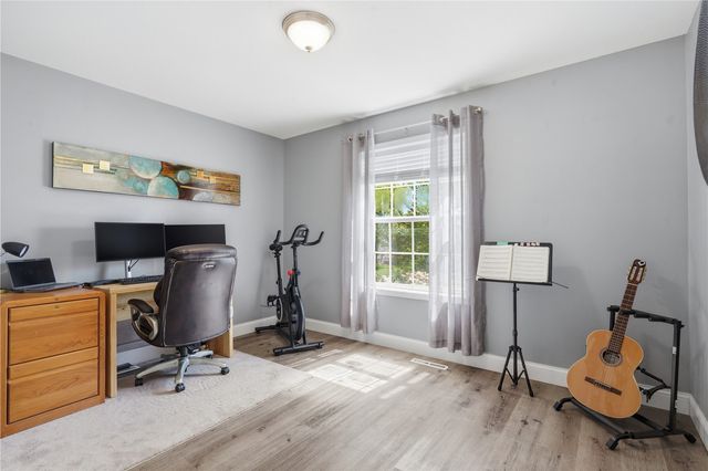 1925 Parkland, Ely, IA 52227