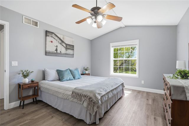 1925 Parkland, Ely, IA 52227