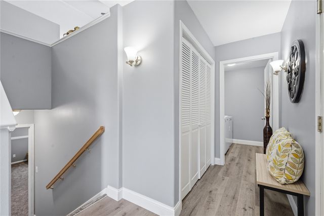 1925 Parkland, Ely, IA 52227