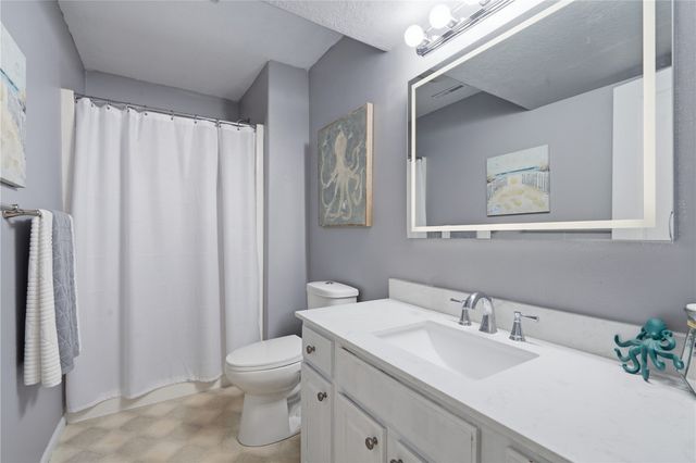 1925 Parkland, Ely, IA 52227