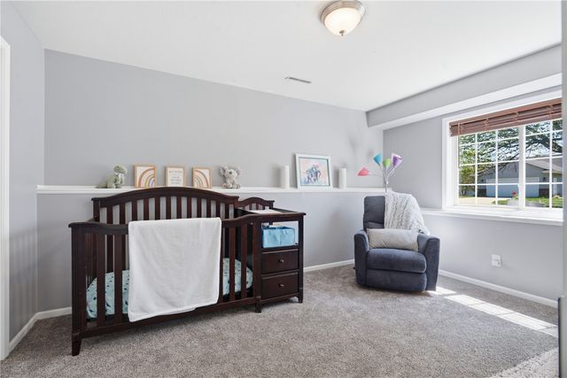 1925 Parkland, Ely, IA 52227