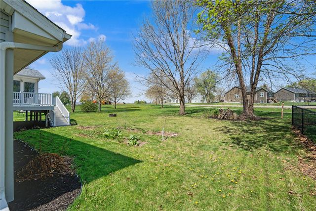 1925 Parkland, Ely, IA 52227