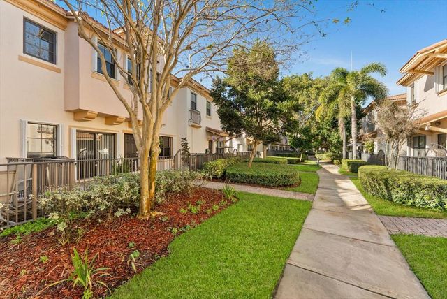 4735 Preserve Street, Coconut Creek, FL 33073