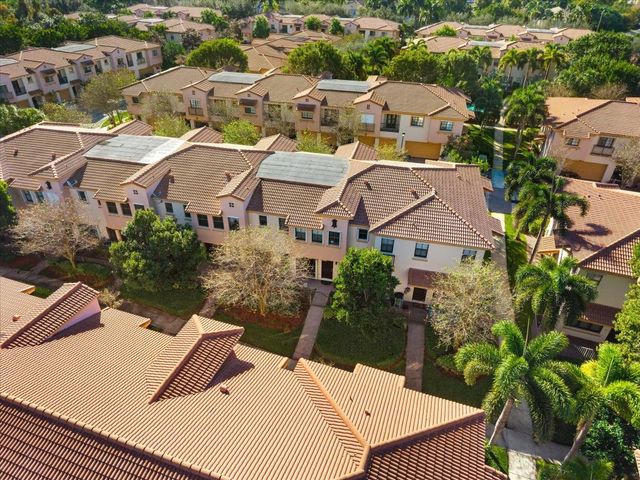 4735 Preserve Street, Coconut Creek, FL 33073