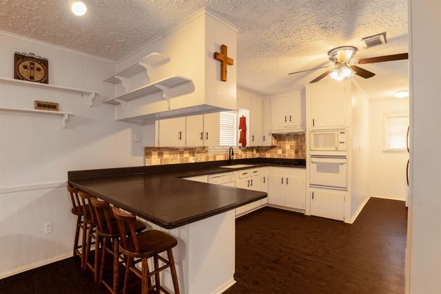 500 Madelaine Dr, Gilmer, TX 75644