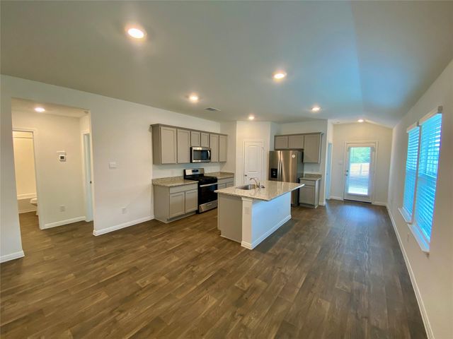 727 Gladiola LOOP, Kyle, TX 78640