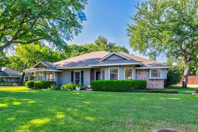 614 Arbor Court, Highland Village, TX 75077