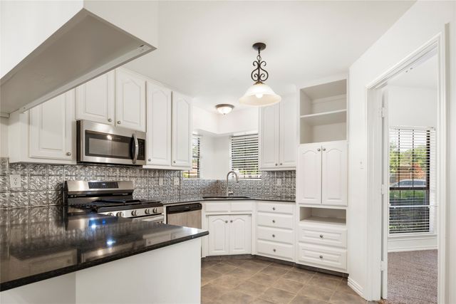 614 Arbor Court, Highland Village, TX 75077