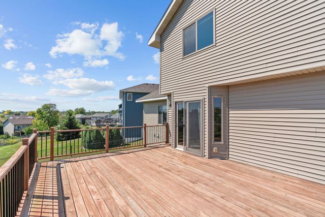 930 Aspen Circle, Watertown, MN 55388