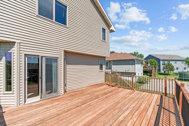 930 Aspen Circle, Watertown, MN 55388