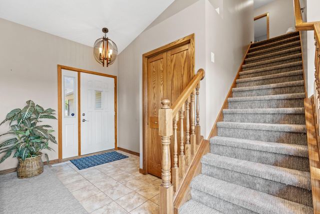 930 Aspen Circle, Watertown, MN 55388