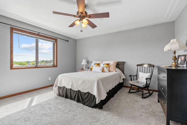 930 Aspen Circle, Watertown, MN 55388