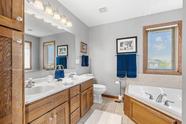 930 Aspen Circle, Watertown, MN 55388