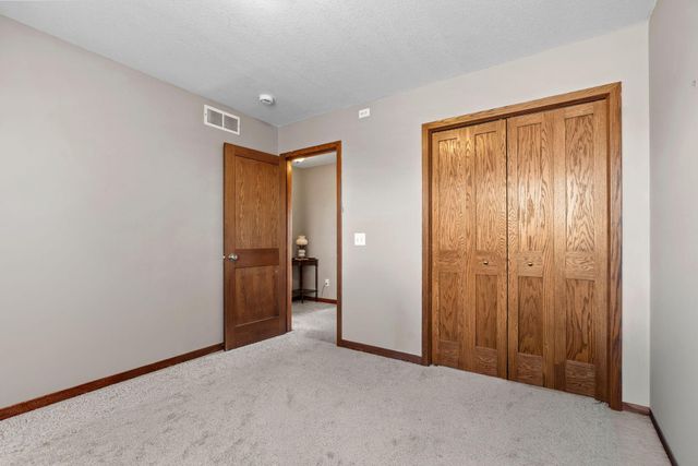 930 Aspen Circle, Watertown, MN 55388