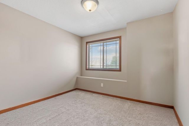 930 Aspen Circle, Watertown, MN 55388