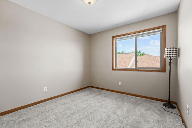 930 Aspen Circle, Watertown, MN 55388