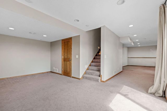 930 Aspen Circle, Watertown, MN 55388