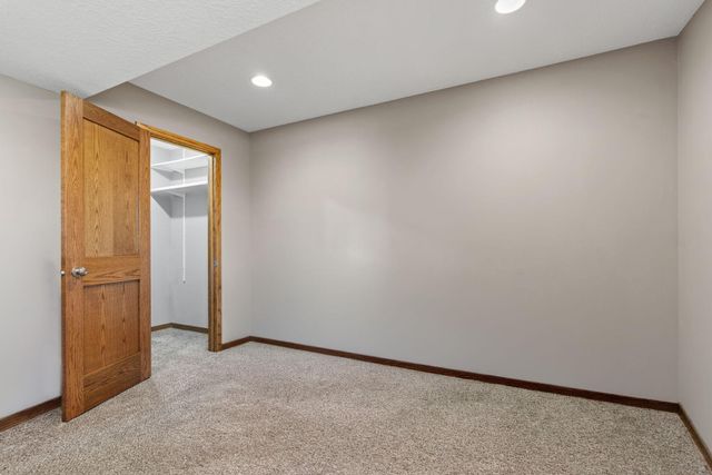 930 Aspen Circle, Watertown, MN 55388
