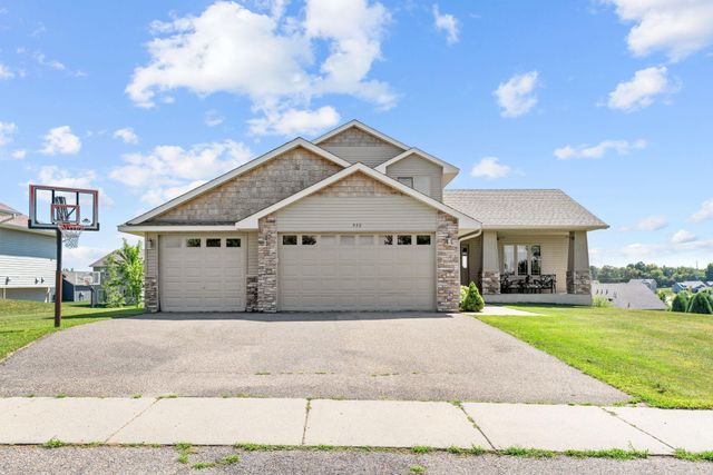 930 Aspen Circle, Watertown, MN 55388