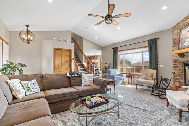 930 Aspen Circle, Watertown, MN 55388