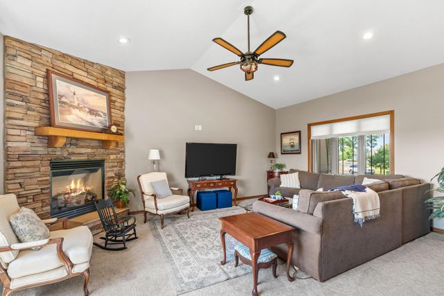 930 Aspen Circle, Watertown, MN 55388
