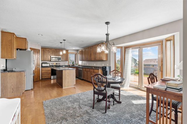 930 Aspen Circle, Watertown, MN 55388