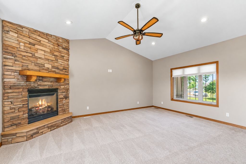 930 Aspen Circle, Watertown, MN 55388 — photo 2