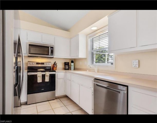 505 SE 9th PL, Cape Coral, FL 33990