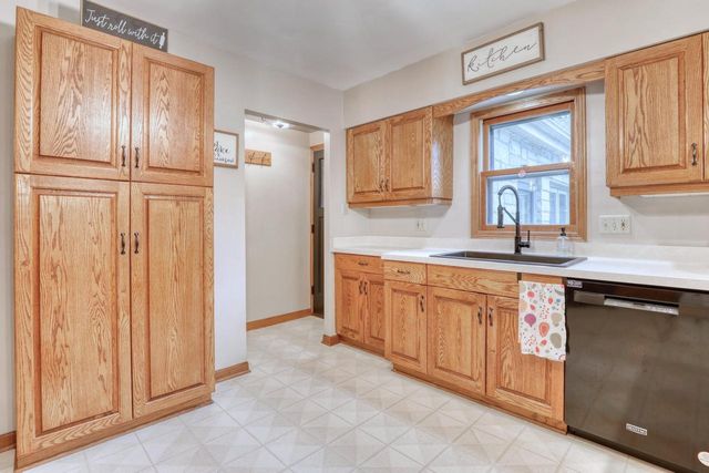 1863 Washington STREET, Grafton, WI 53024