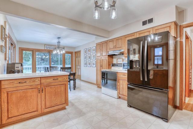 1863 Washington STREET, Grafton, WI 53024