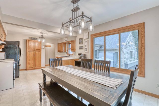 1863 Washington STREET, Grafton, WI 53024