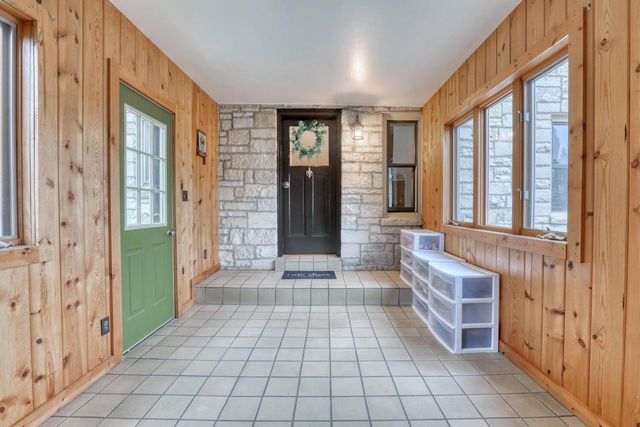 1863 Washington STREET, Grafton, WI 53024