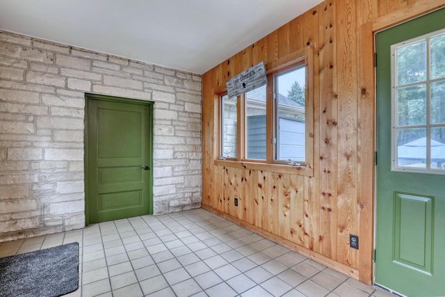 1863 Washington STREET, Grafton, WI 53024