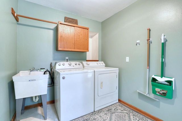 1863 Washington STREET, Grafton, WI 53024