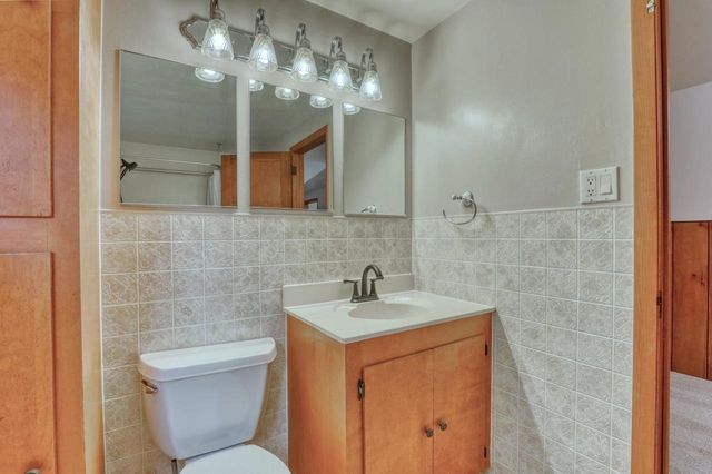 1863 Washington STREET, Grafton, WI 53024