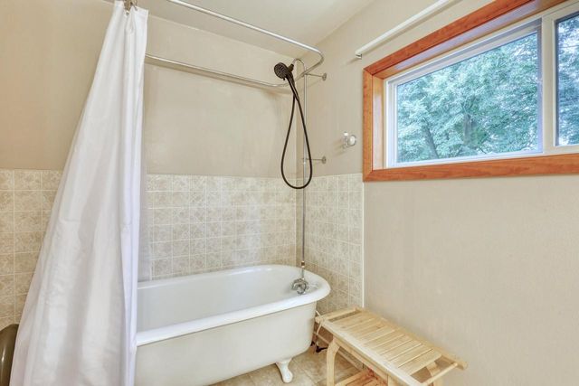 1863 Washington STREET, Grafton, WI 53024
