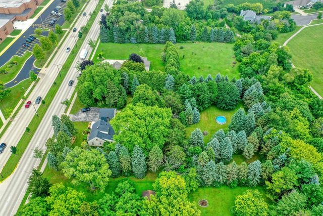 1863 Washington STREET, Grafton, WI 53024