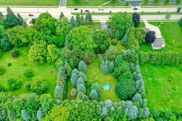 1863 Washington STREET, Grafton, WI 53024