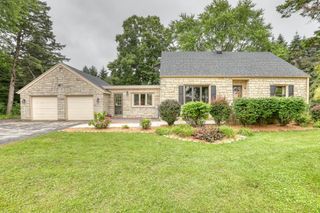 1863 Washington STREET, Grafton, WI 53024