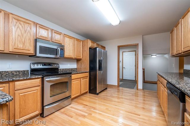 6228 Northridge Hills Drive, Brighton, MI 48116