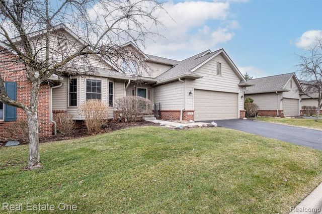 6228 Northridge Hills Drive, Brighton, MI 48116