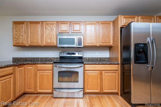 6228 Northridge Hills Drive, Brighton, MI 48116