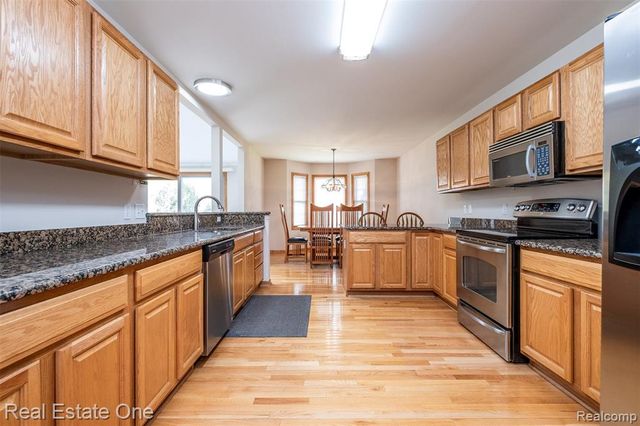 6228 Northridge Hills Drive, Brighton, MI 48116