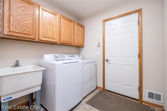 6228 Northridge Hills Drive, Brighton, MI 48116