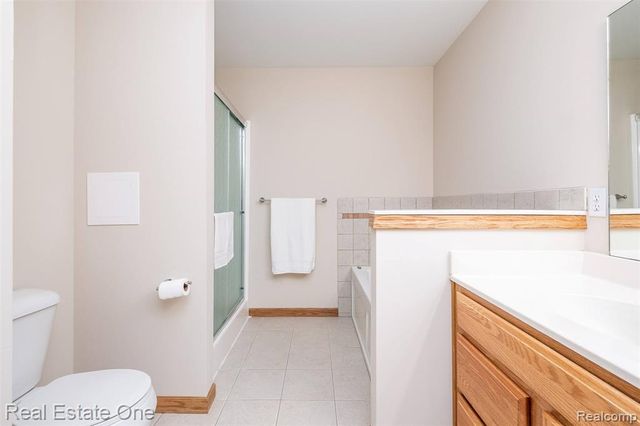 6228 Northridge Hills Drive, Brighton, MI 48116